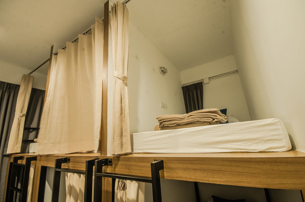 Pier 49 Hostel Bangkok Extérieur photo